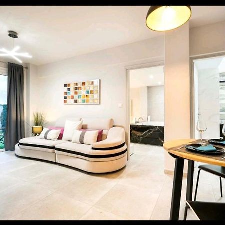 Romantic Jacuzzi Apartment Aten Exteriör bild